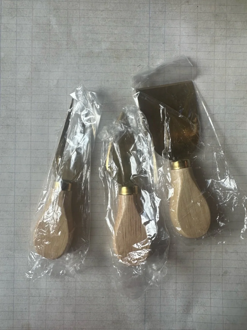 BLOOMINGVILLE OAK WOOD CHEESE UTENSILS